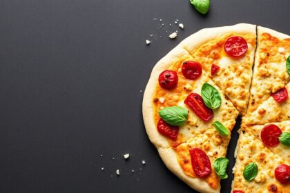Vegetarian cauliflower crust: healthy, easy guide for your pizza.